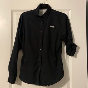 Columbia Women’s fitted long sleeve button up